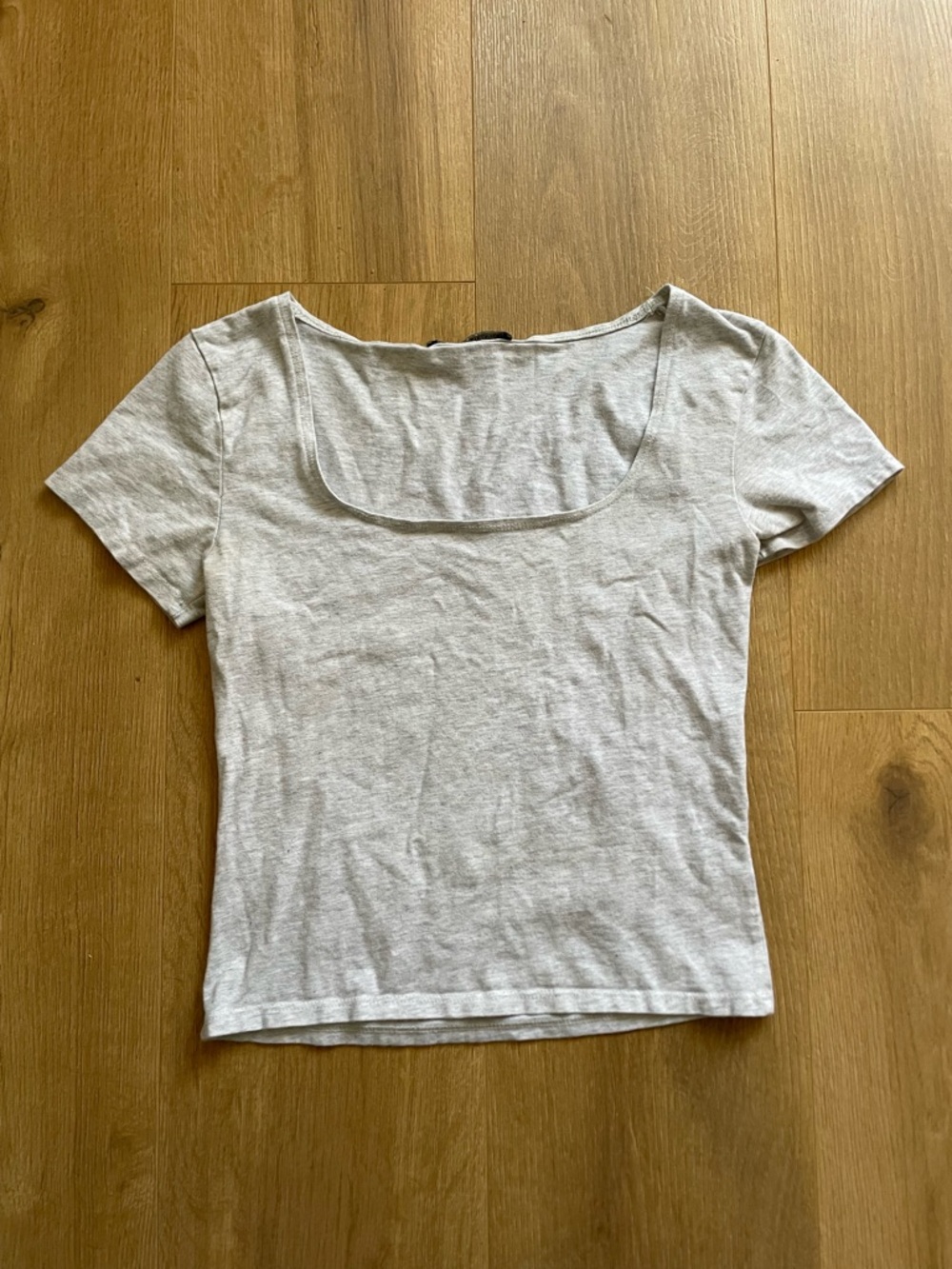 Brandy Melville Light Gray Scoop-Neck Short Sleeve Tee